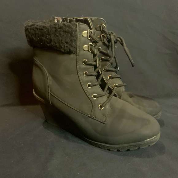 Ardene Wedge Heels - Picture 3 of 4